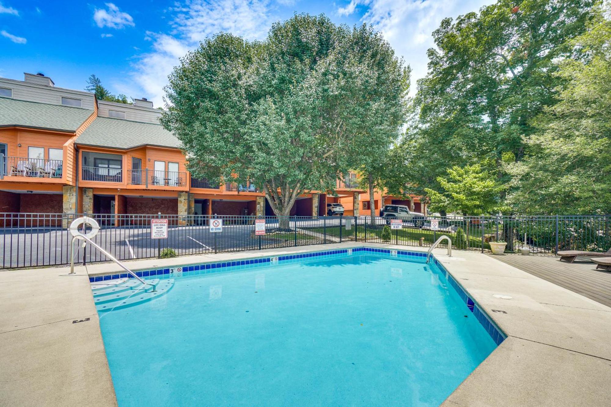 Downtown Gatlinburg Condo With Mountain-View Balcony Exterior foto